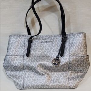 Michael Kors Jet Set Travel Logo Tote